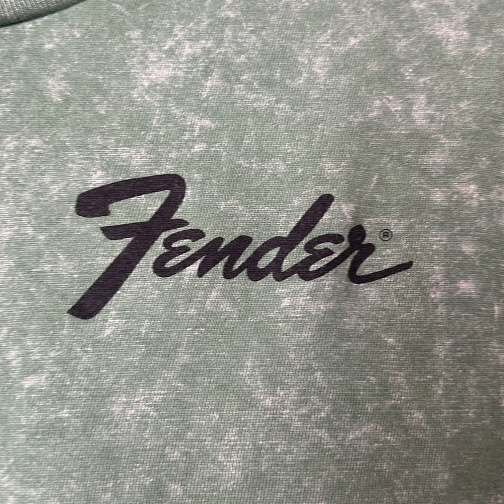 Fender Women's Cropped Green Distressed Graphic Short Sleeve T-Shirt Size Small - Picture 2 of 5